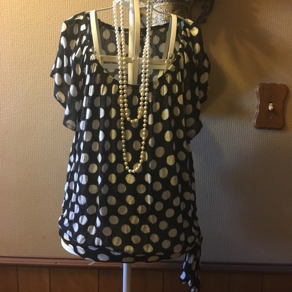 Rue21 Tops - Cute black and white blouse